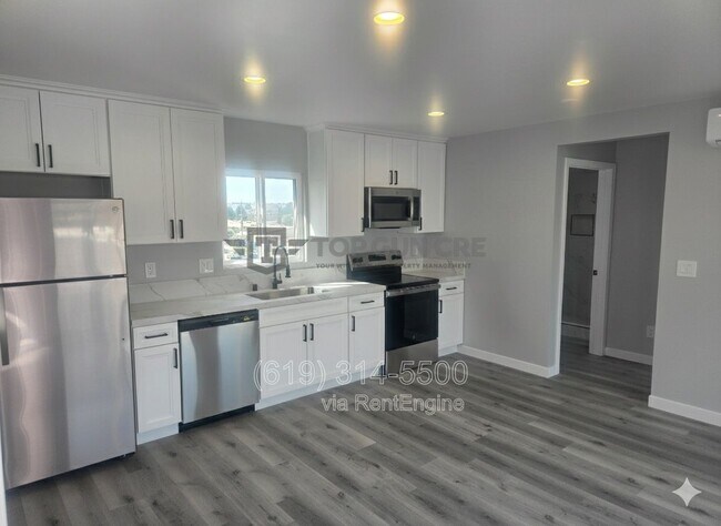 Foto del edificio - 4862 Fond Du Lac Ct