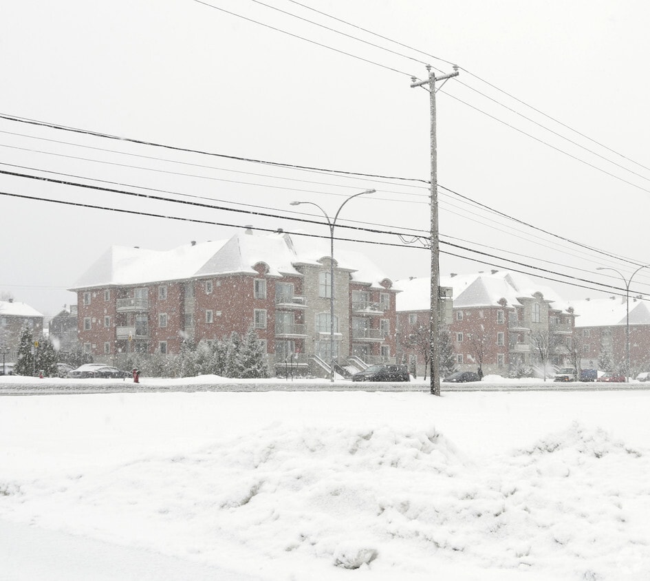 Photo du bâtiment - 4330 Boul des Sources