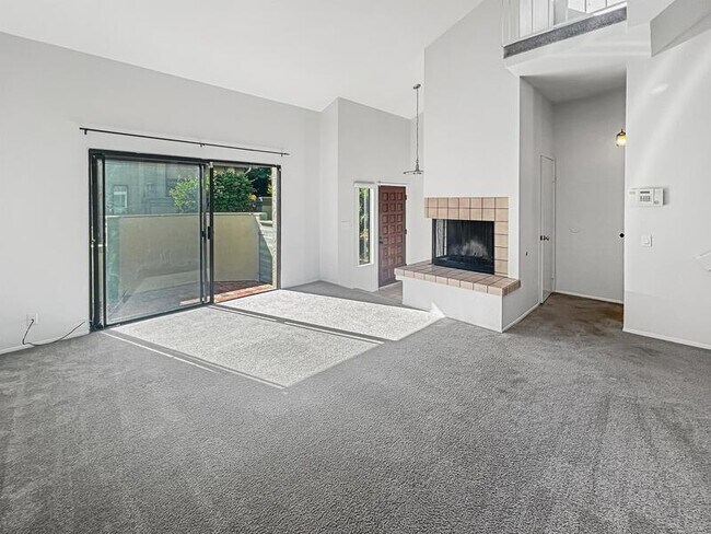 Building Photo - 3312 Caminito Eastbluff