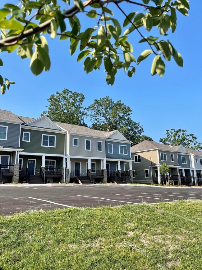 The Summit at Uptown Apartments in Blacksburg, VA