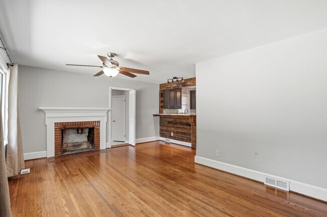 Foto del edificio - Move-in Ready 3 Bedroom Ranch Home in Eastway Park