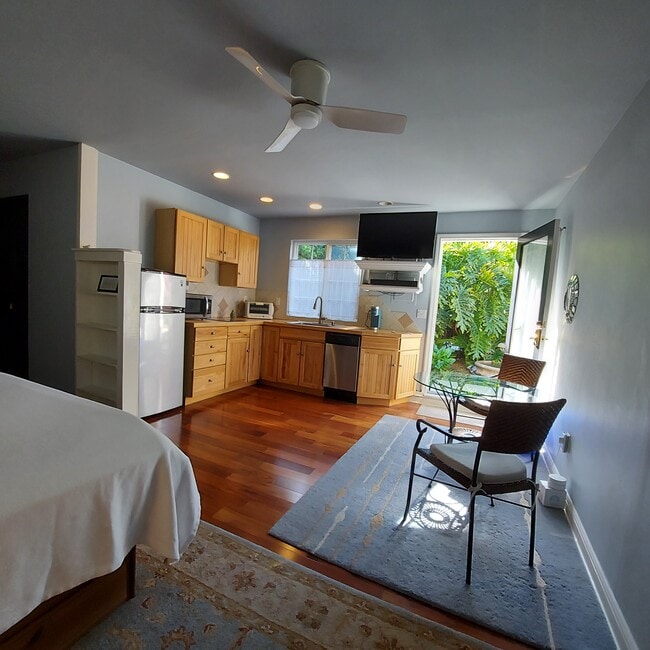 4124 Benedict Canyon Dr, Sherman Oaks, CA 91423 House Rental in