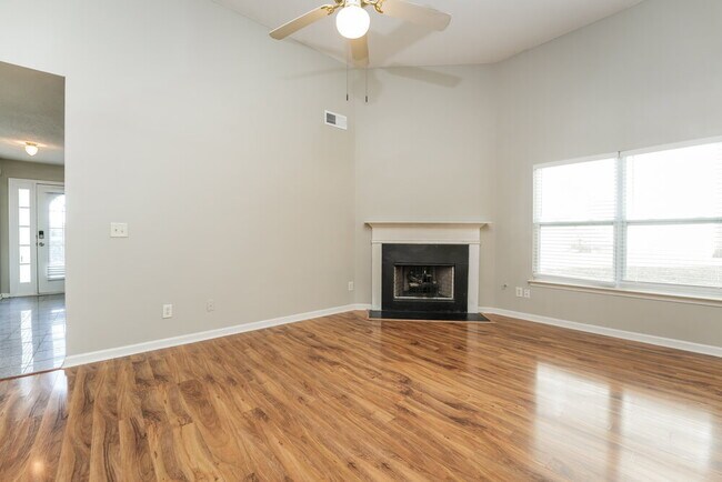 Foto del edificio - 5115 Bridle Point Pkwy