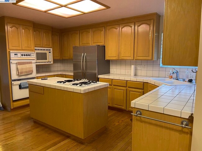 Building Photo - 1589 Camino Monde