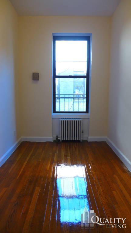 Building Photo - 353 W 44th St