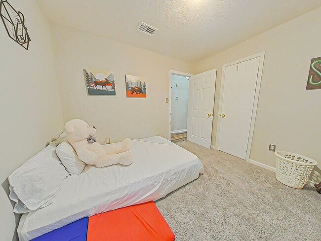 Foto del edificio - 3 Bed 2 Bath with a POOL in Martinez!