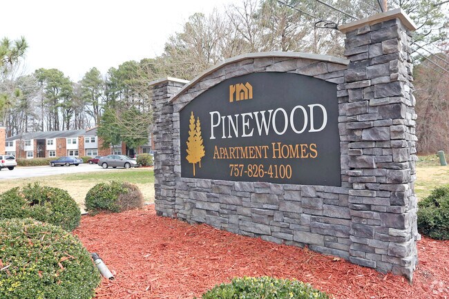 Foto del edificio - Pinewood Apartments