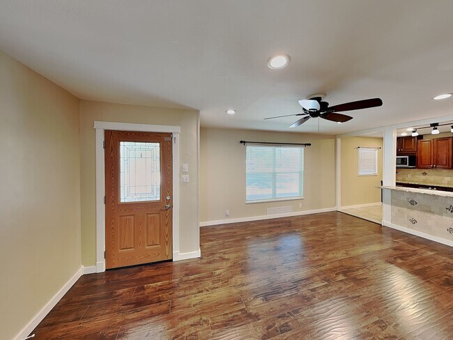 Foto del edificio - Charming Brick Home in the Heart of Richland Hills – Birdville ISD