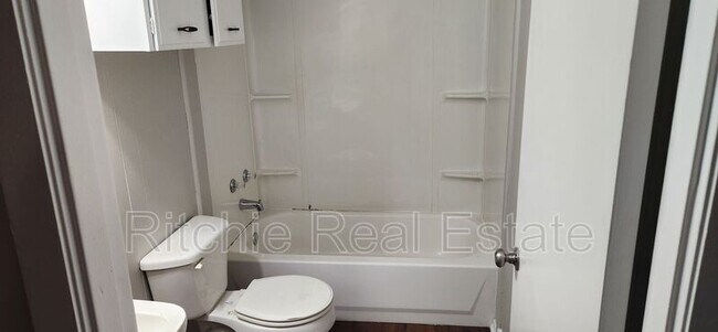 Foto del edificio - 429 Forest St