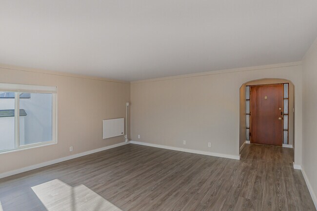 Foto del edificio - 1732 Dexter Ave N
