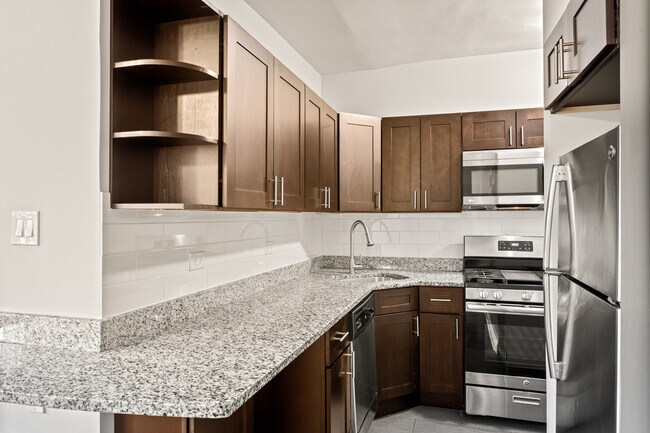 Foto del edificio - 6112 N Winthrop Ave