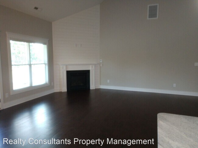 Foto del edificio - 7002 Westfield Village Cir