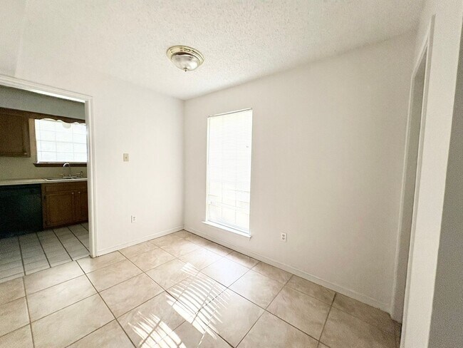 Foto del edificio - 1147/1149 Willow Creek Dr