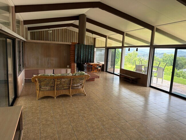 Foto del edificio - 3 Bedroom 2 Bath Single Family Home with Pool