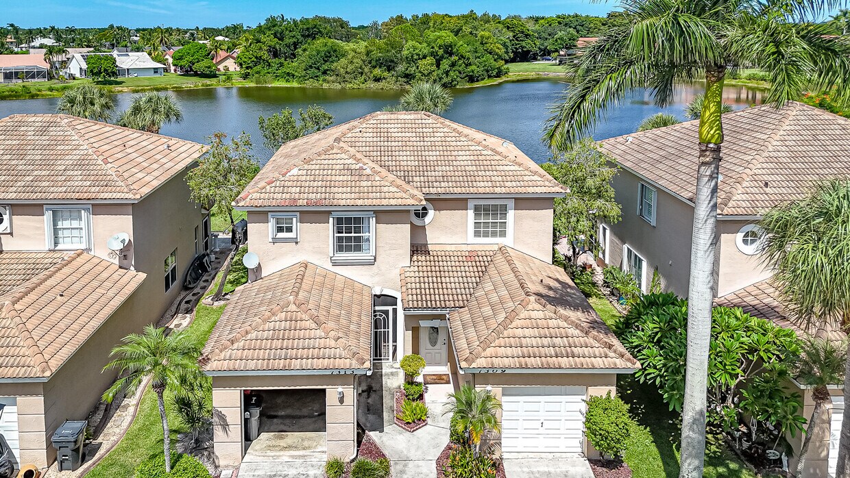 Foto principal - 7309 Smithbrooke Dr