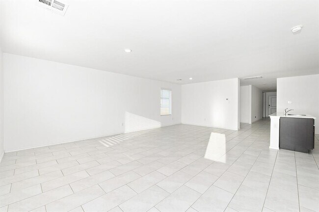 Foto del edificio - 2208 Bleecker St