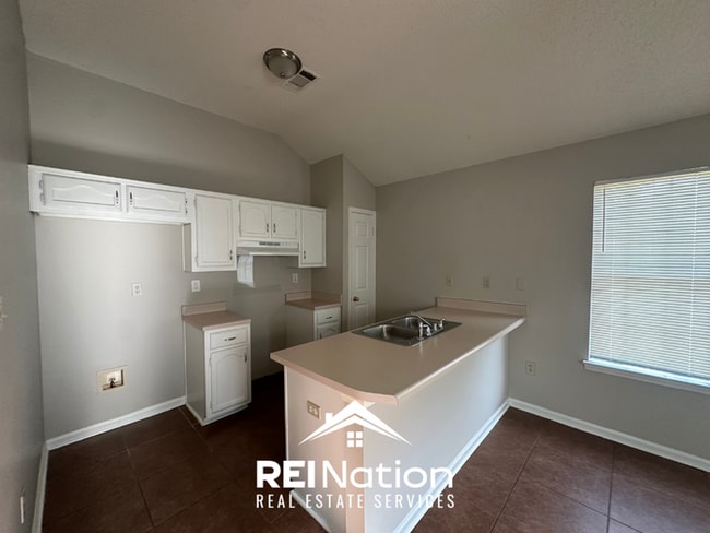 Building Photo - 3BR/2BA Cordova Rental with High Ceilings, Tile Kitchen Flooring & Fireplace