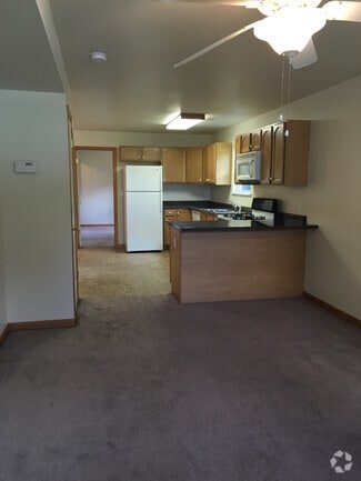 Building Photo - 256 College Ave