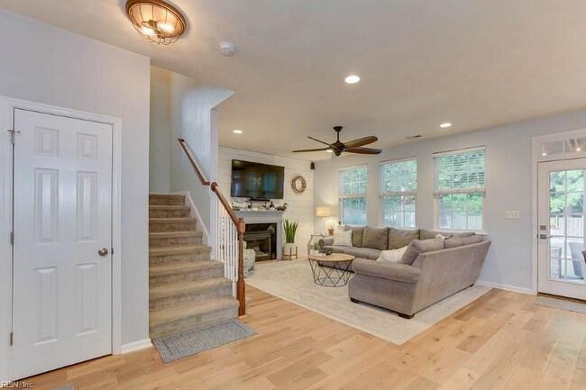 Building Photo - 1328 Penrose Ln