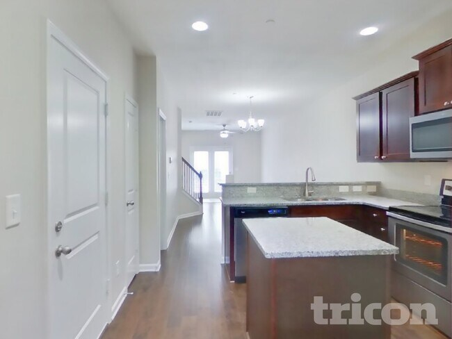 Foto del edificio - 311 Woodfern Ct
