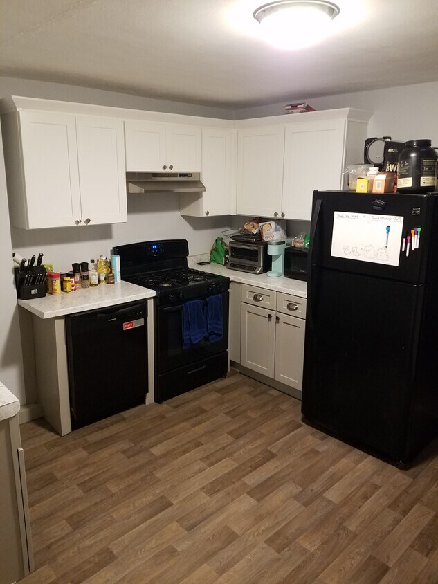 kitchen updated in 2022 - 63 Gardner St