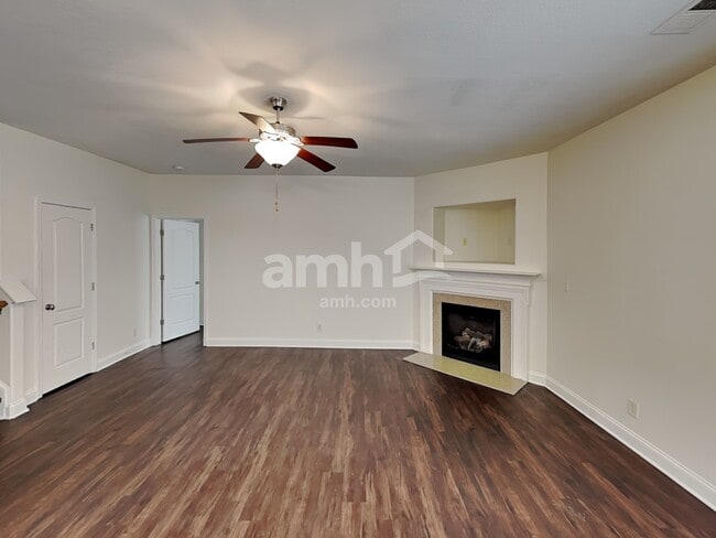 Building Photo - 1684 Woods Ln