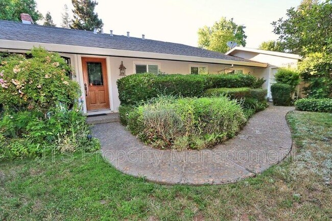 Building Photo - 1060 Sand Bar Cir