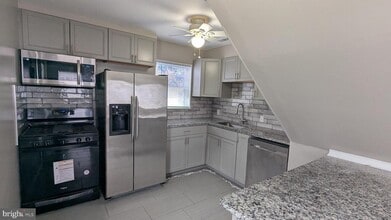 Building Photo - 153 Polk Dr