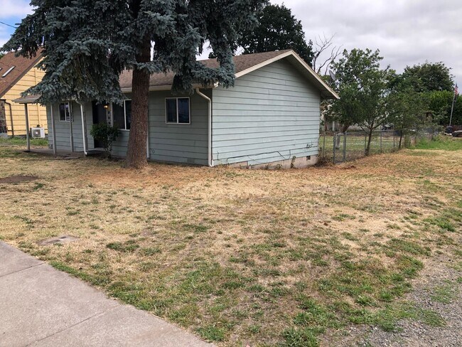 Foto del edificio - Updated 2 bed 1 bath house in Eugene!