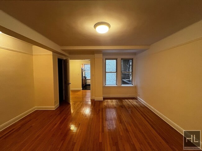 Building Photo - EAST 10 STREET