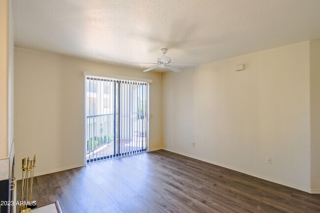 Foto del edificio - 16715 E El Lago Blvd