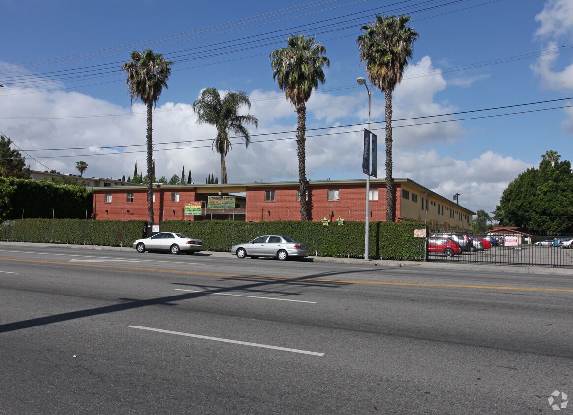 7343 Sepulveda Blvd Apartments in Van Nuys, CA