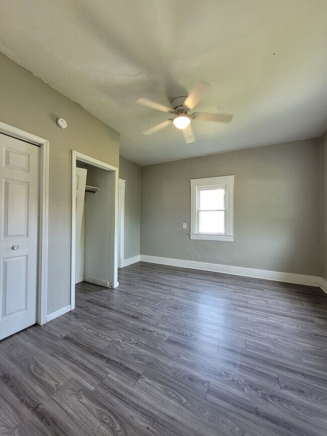 Building Photo - Cute 2 Bedroom 1 Bath 1,152 Sq Ft!