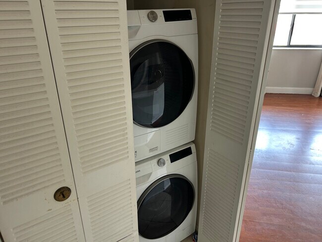 Foto del edificio - 2550 SW 18th Terrace