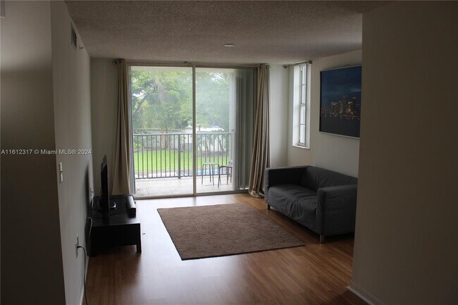 Foto del edificio - 4320 NW 107th Ave