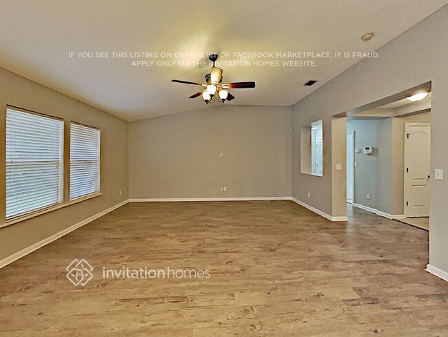 Foto del edificio - 858 Collinswood Dr