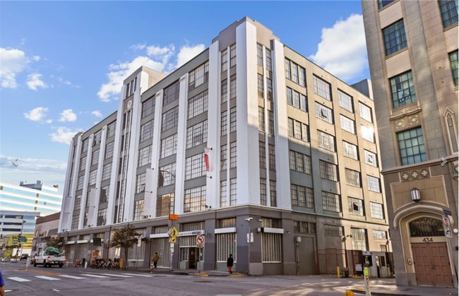 Foto del edificio - 420 S San Pedro St