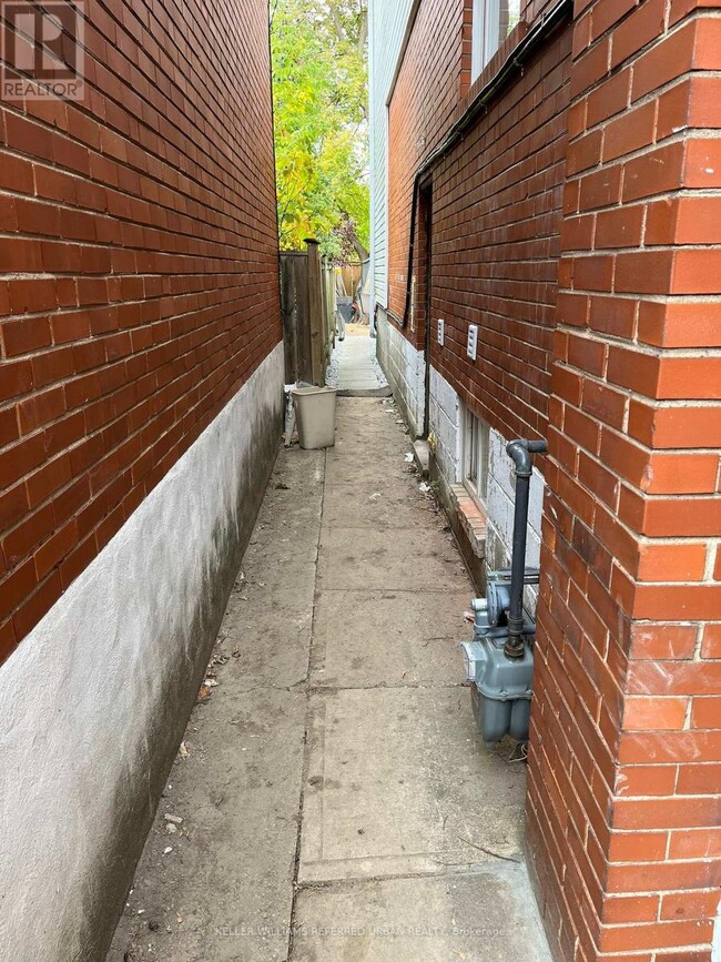 Photo du bâtiment - 98 Frontenac Ave