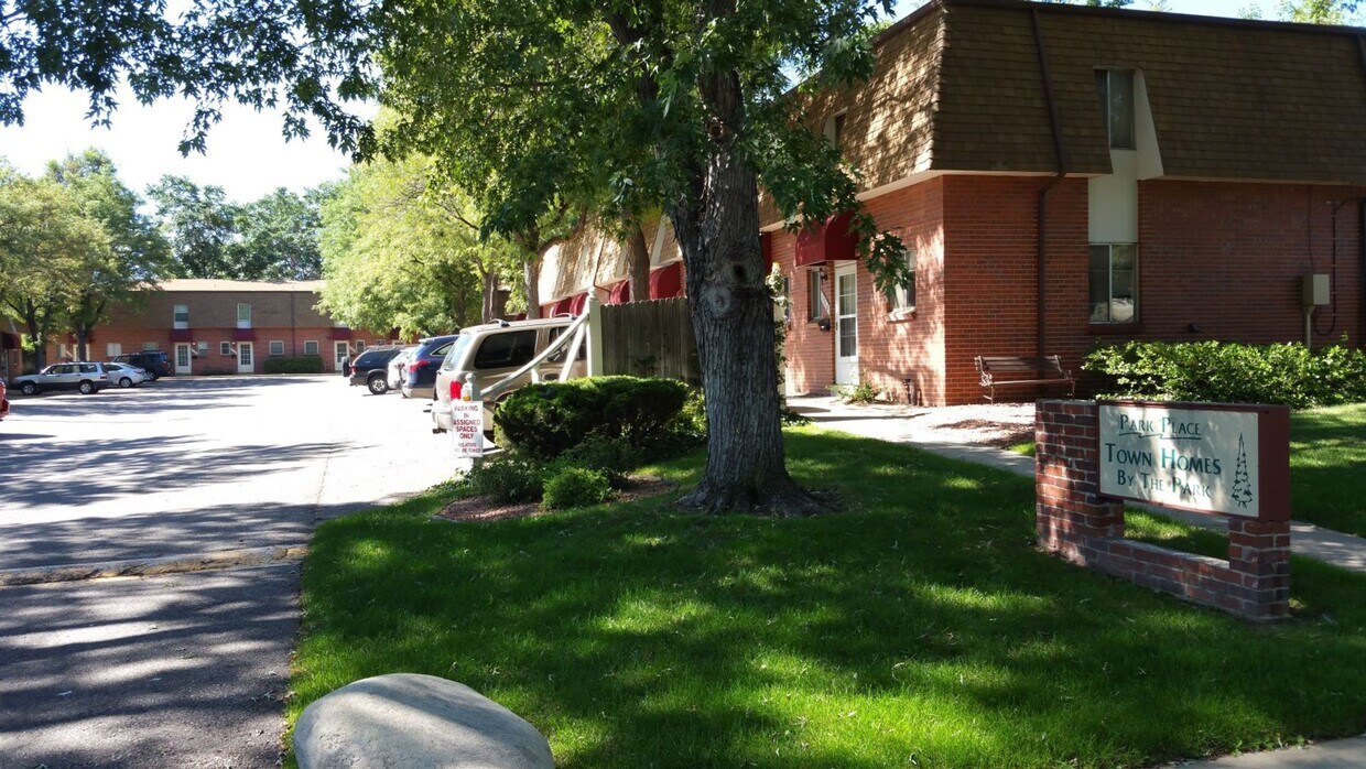 Building Photo - COMING SOON!! Well-Located Townhome with Easy Denver Access!