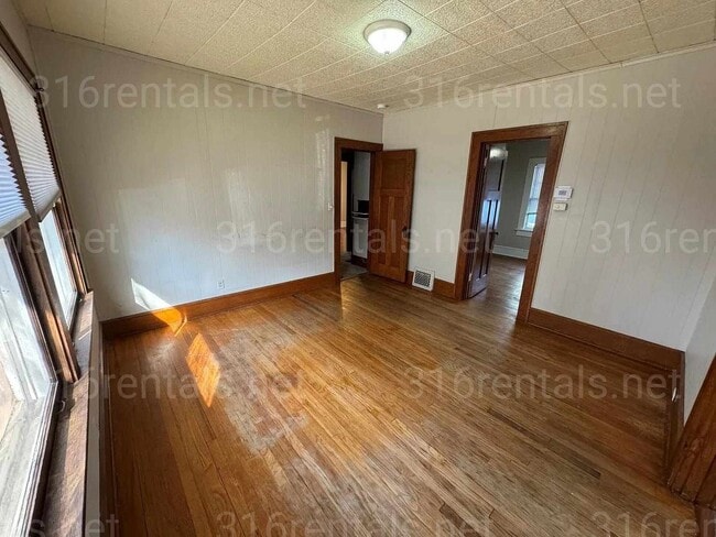 Foto del edificio - $1,250 - 2 bedroom / 1 bathroom - Single F...