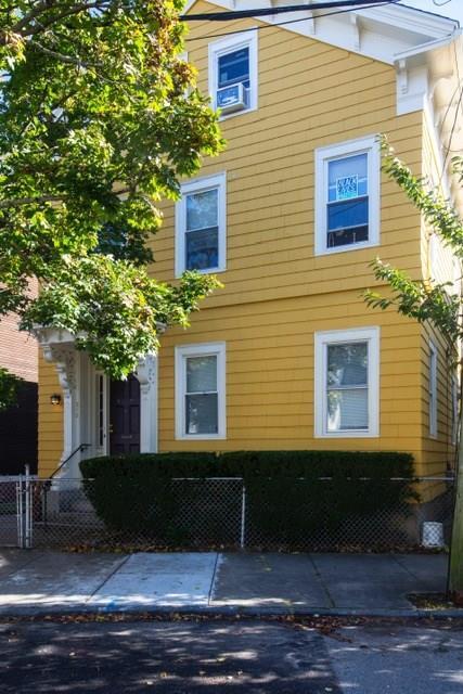 Building Photo - 212 Carpenter St