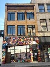 Building Photo - 1270 N Milwaukee Ave