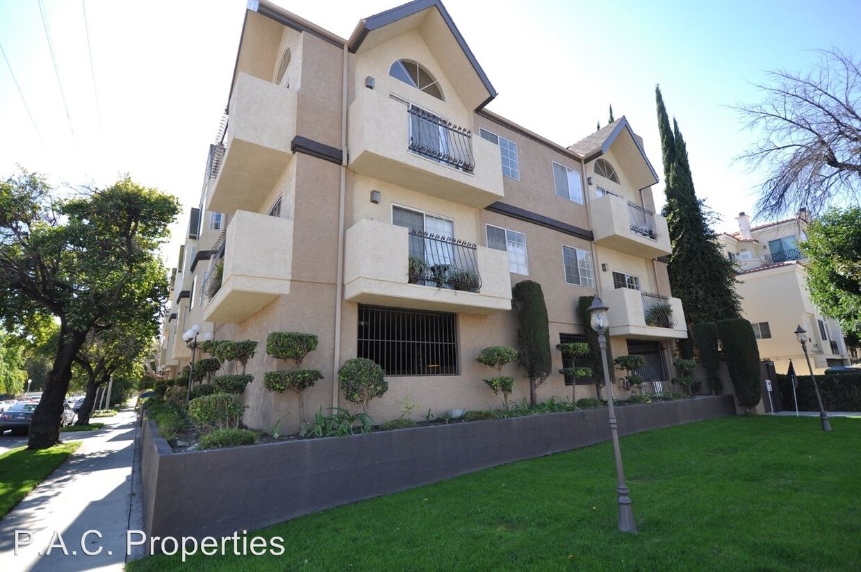 Primary Photo - 11434 Moorpark St