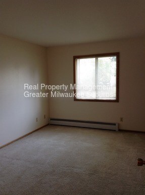 Building Photo - 5240 W Midland Dr