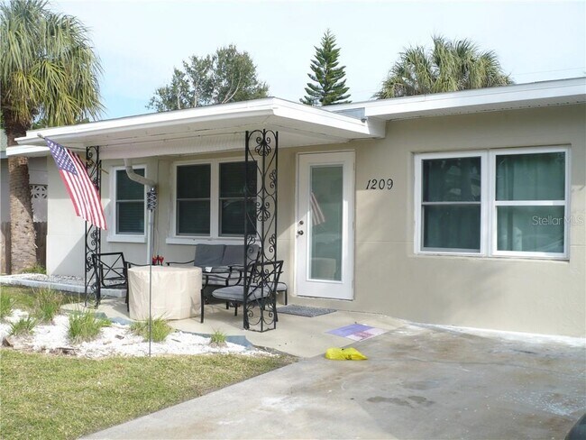 Foto del edificio - 1209 Bay Pine Blvd