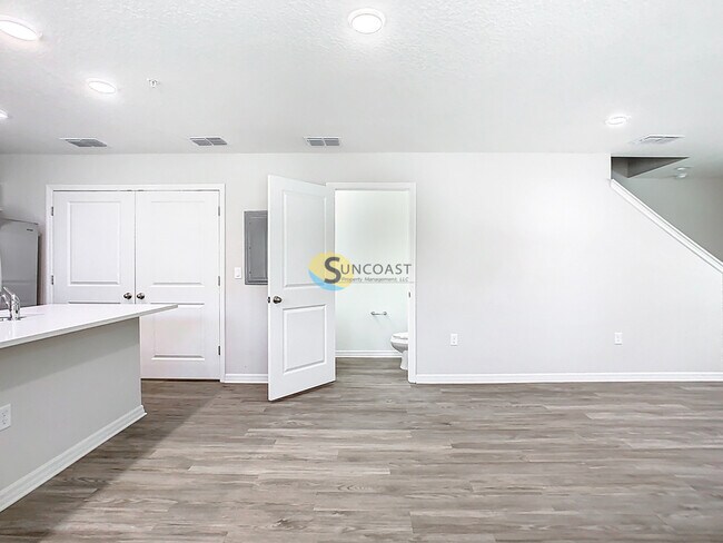 Building Photo - 3821 SW 43rd Ct