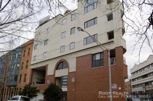 Building Photo - 885 W Lill Ave