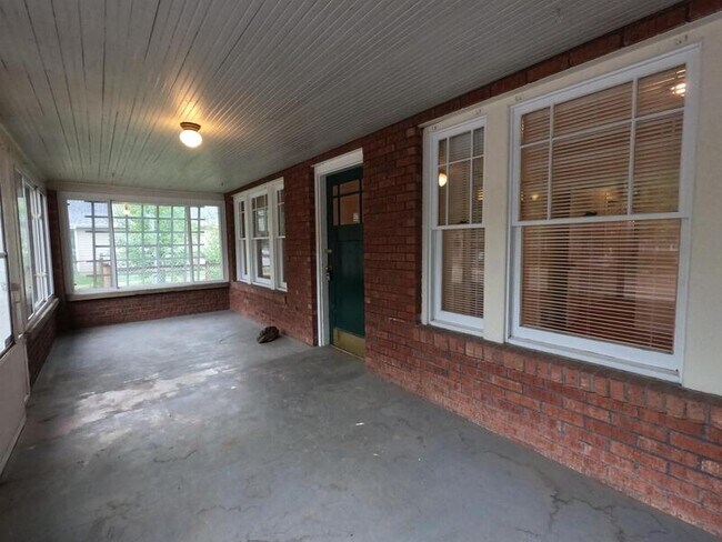 Building Photo - 129 N Shields St