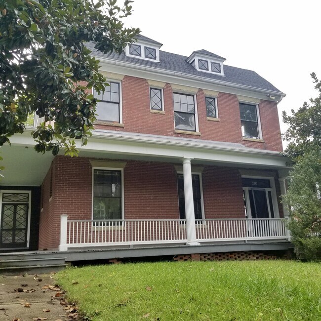 Building Photo - 216 W Roanoke St