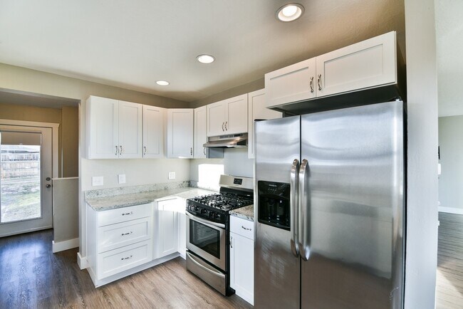 Foto del edificio - Beautiful Spacious Home in Sugarhouse!